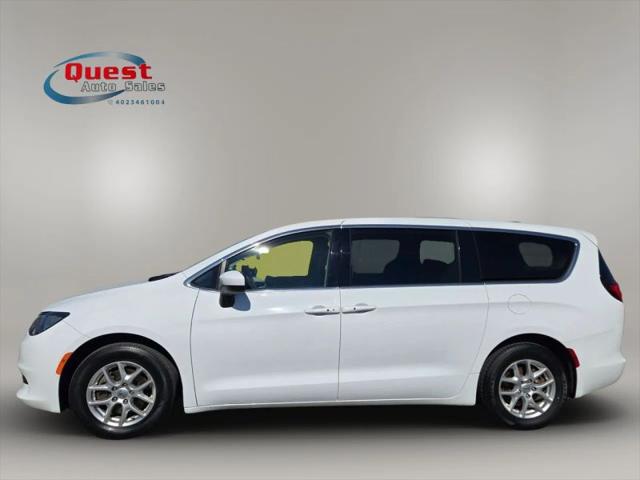 2022 Chrysler Voyager LX