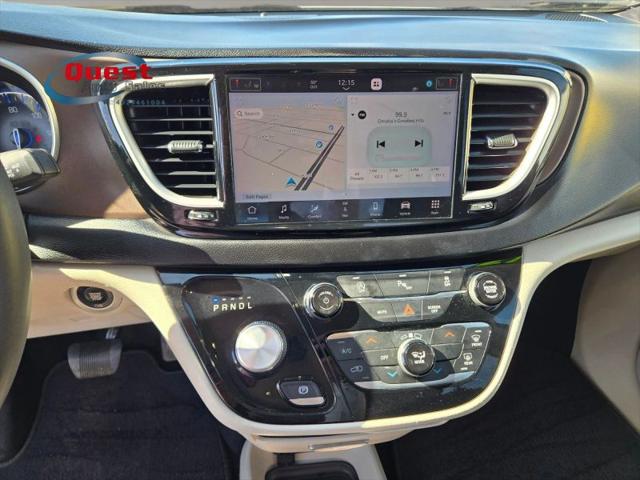2022 Chrysler Voyager LX