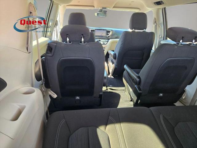 2022 Chrysler Voyager LX
