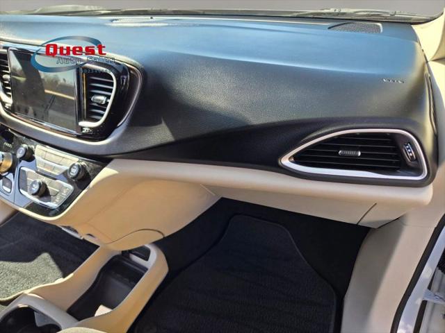 2022 Chrysler Voyager LX