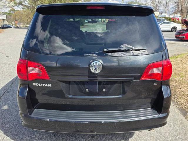 2014 Volkswagen Routan S
