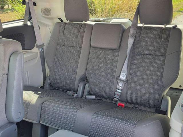 2014 Volkswagen Routan S