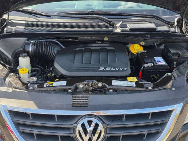 2014 Volkswagen Routan S