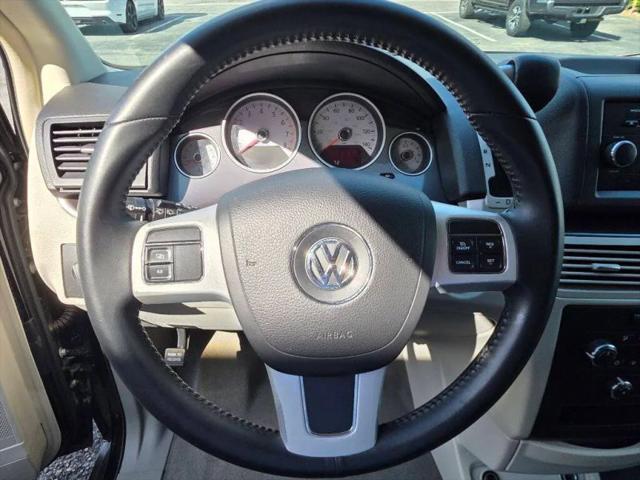 2014 Volkswagen Routan S