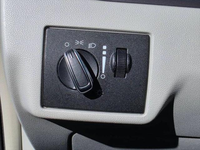 2014 Volkswagen Routan S