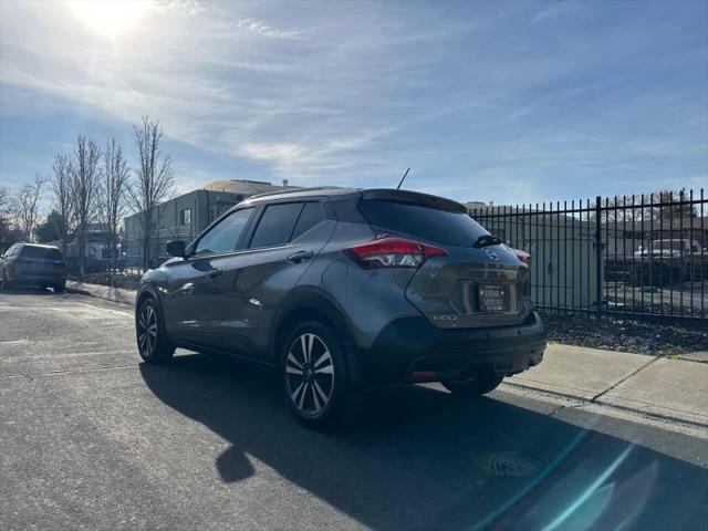 2020 Nissan Kicks SV Xtronic CVT