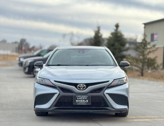 2022 Toyota Camry SE AWD