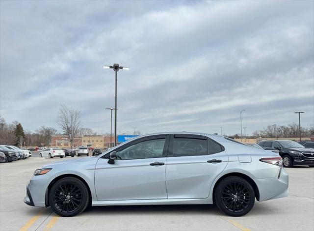2022 Toyota Camry SE AWD