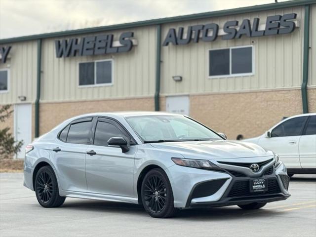 2022 Toyota Camry SE AWD
