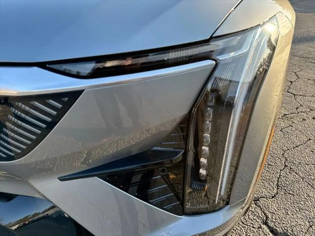 2025 Cadillac iQ Luxury 1 AWD