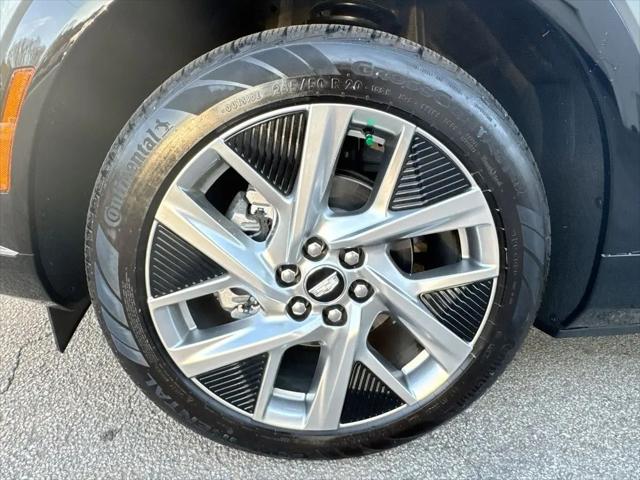 2025 Cadillac iQ Luxury 1 AWD