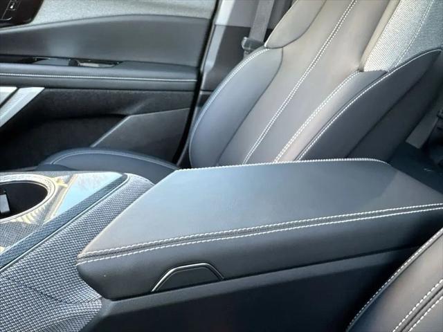 2025 Cadillac iQ Luxury 1 AWD