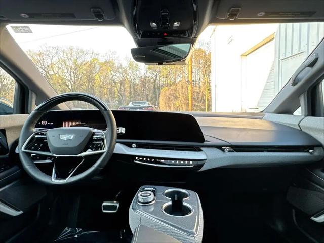 2025 Cadillac iQ Luxury 1 AWD