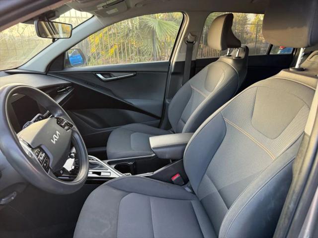 2023 Kia Niro LX