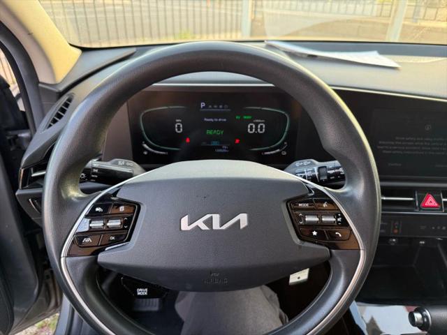 2023 Kia Niro LX