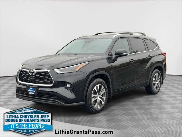 2022 Toyota Highlander XLE for sale in Grants Pass, OR