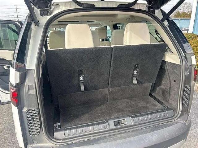 2025 Land Rover Discovery P300 S