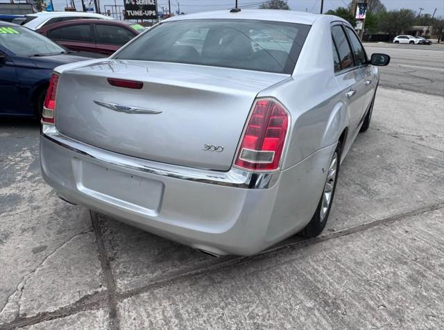 2012 Chrysler 300 Limited