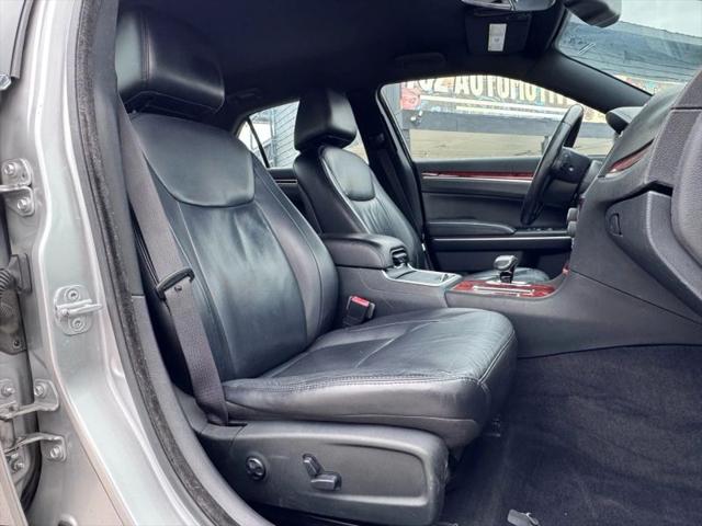 2012 Chrysler 300 Limited