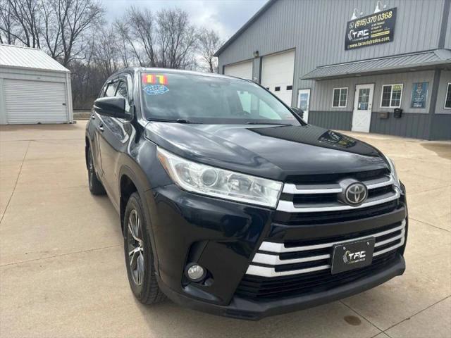 2017 Toyota Highlander LE for sale in Kankakee, IL
