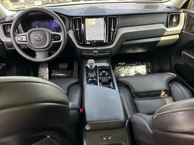 2025 Volvo XC60 Plug-In Hybrid Ultra, T8 AWD Electric/Gasoline, Dark