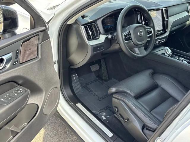 2025 Volvo XC60 Plug-In Hybrid Ultra, T8 AWD Electric/Gasoline, Dark