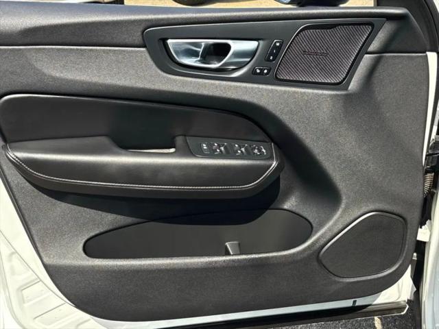2025 Volvo XC60 Plug-In Hybrid Ultra, T8 AWD Electric/Gasoline, Dark