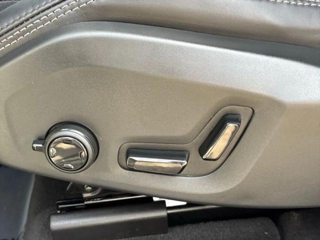 2025 Volvo XC60 Plug-In Hybrid Ultra, T8 AWD Electric/Gasoline, Dark