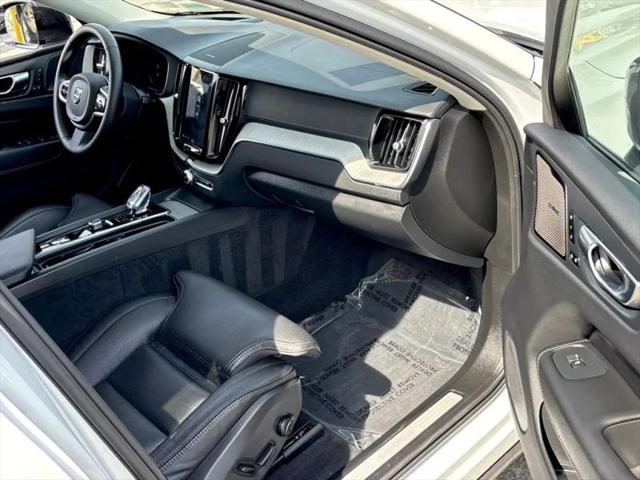 2025 Volvo XC60 Plug-In Hybrid Ultra, T8 AWD Electric/Gasoline, Dark