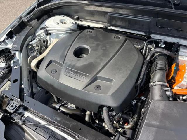 2025 Volvo XC60 Plug-In Hybrid Ultra, T8 AWD Electric/Gasoline, Dark