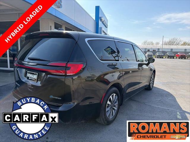 2024 Chrysler Pacifica Hybrid Select