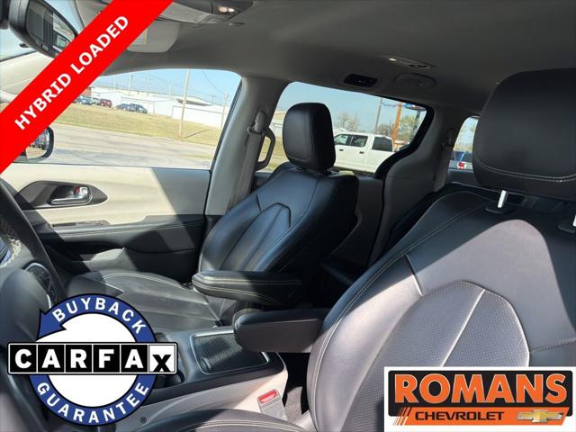 2024 Chrysler Pacifica Hybrid Select