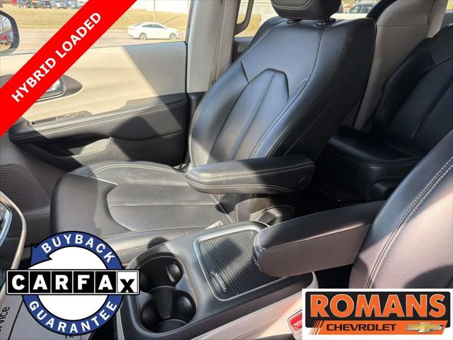 2024 Chrysler Pacifica Hybrid Select