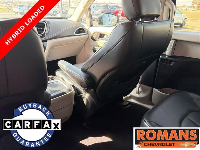 2024 Chrysler Pacifica Hybrid Select