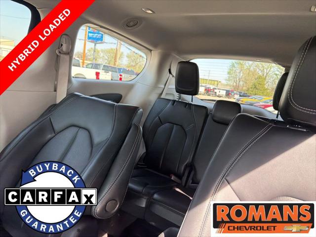 2024 Chrysler Pacifica Hybrid Select
