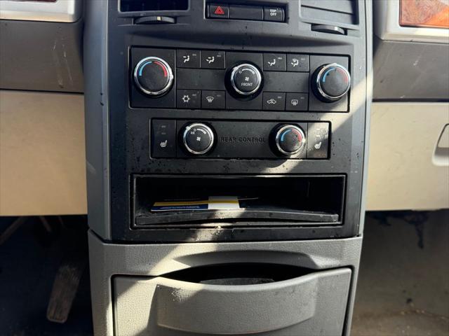 2008 Chrysler Town & Country Touring