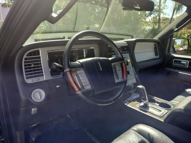 2008 Lincoln Navigator Base