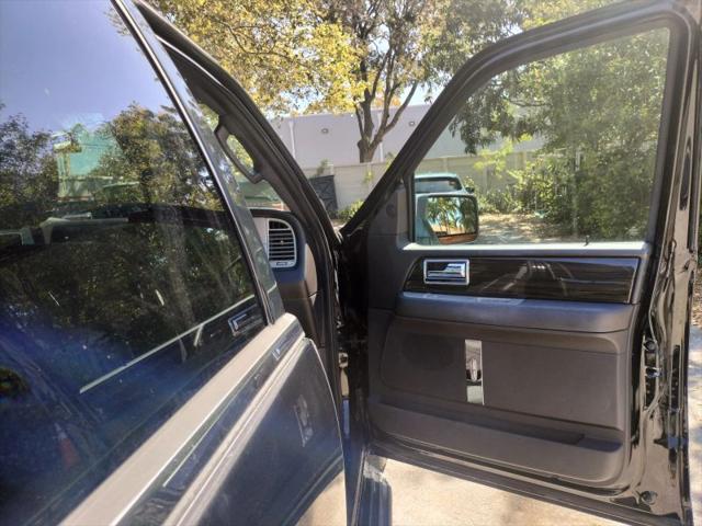 2008 Lincoln Navigator Base