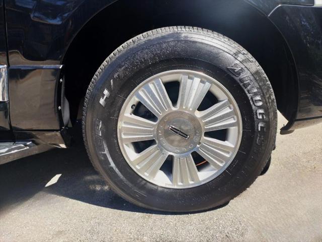 2008 Lincoln Navigator Base