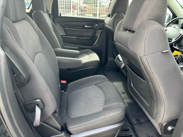 2017 Chevrolet Traverse 2LT