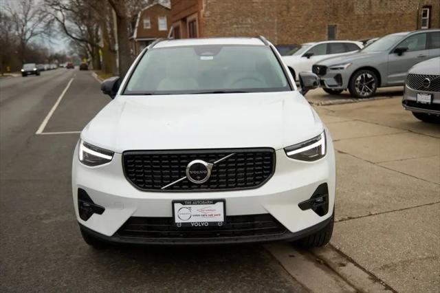 2026 Volvo XC40 Plus, B5 AWD Gas (mild hybrid), Dark