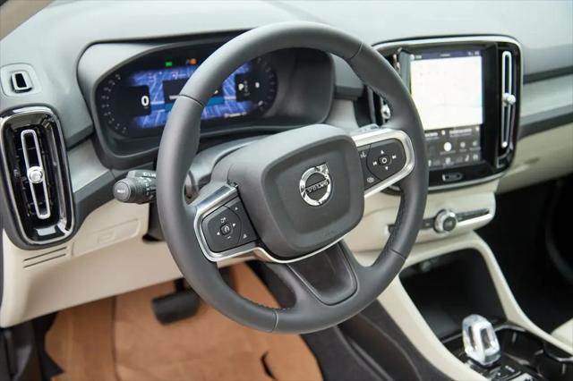 2026 Volvo XC40 Plus, B5 AWD Gas (mild hybrid), Dark
