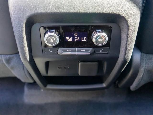 2026 GMC Acadia Denali AWD