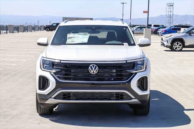 2026 Volkswagen Atlas Cross Sport SE with Technology