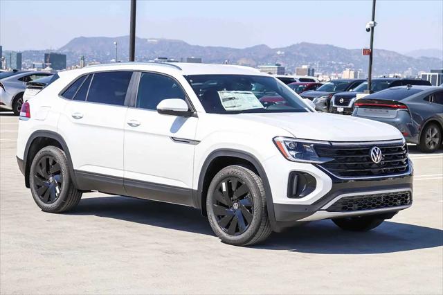 2026 Volkswagen Atlas Cross Sport SE with Technology