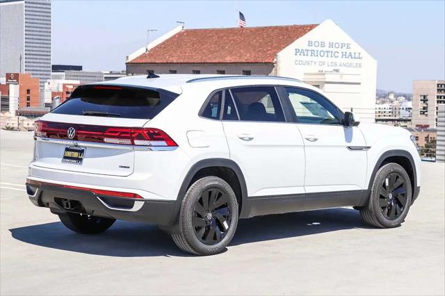 2026 Volkswagen Atlas Cross Sport SE with Technology