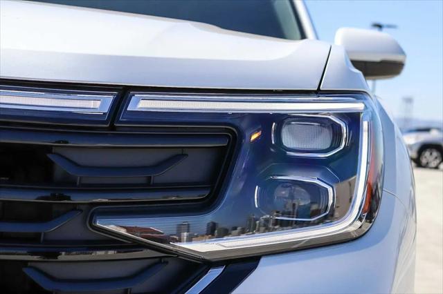 2026 Volkswagen Atlas Cross Sport SE with Technology