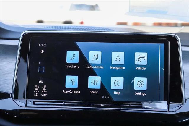 2026 Volkswagen Atlas Cross Sport SE with Technology