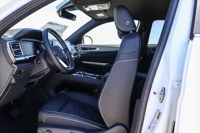 2026 Volkswagen Atlas Cross Sport SE with Technology