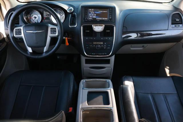2014 Chrysler Town & Country Touring